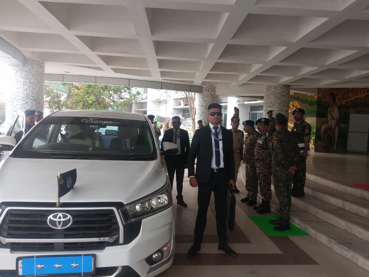 Chaibasa News : नक्सलियों के खिलाफ बेहतर समन्वय बना खुफिया तंत्र और मजबूत करें : डीजी