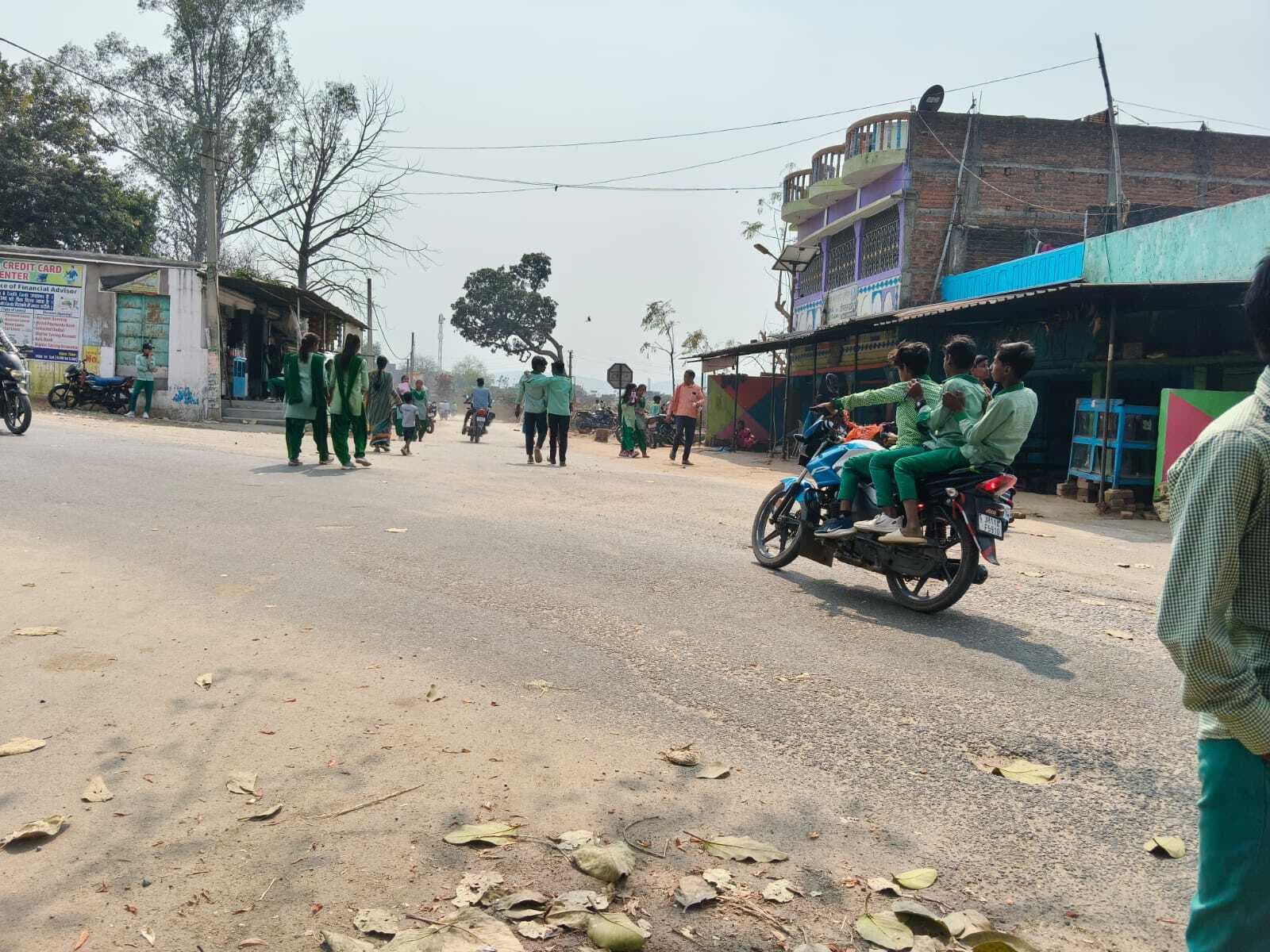 Giridih News :नाबालिग चला रहे वाहन, हो रही दुर्घटना