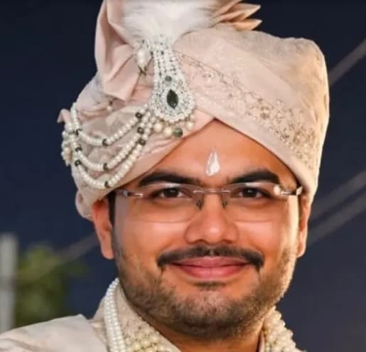 Dhanbad News: आइआइटी आइएसएम के पूर्व छात्र मयंक पुरोहित को यूपीएससी में 33वां रैंक