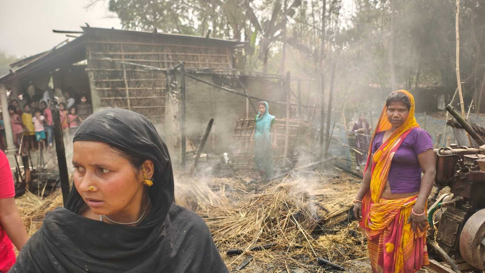 नहरा कोल गांव में अगलगी में पांच घर जलकर राख, लाखों का नुकसान