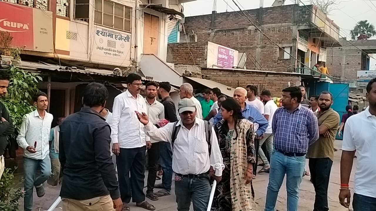 एनएच-80 किनारे सरकारी जमीन की मापी कर किया सीमाना