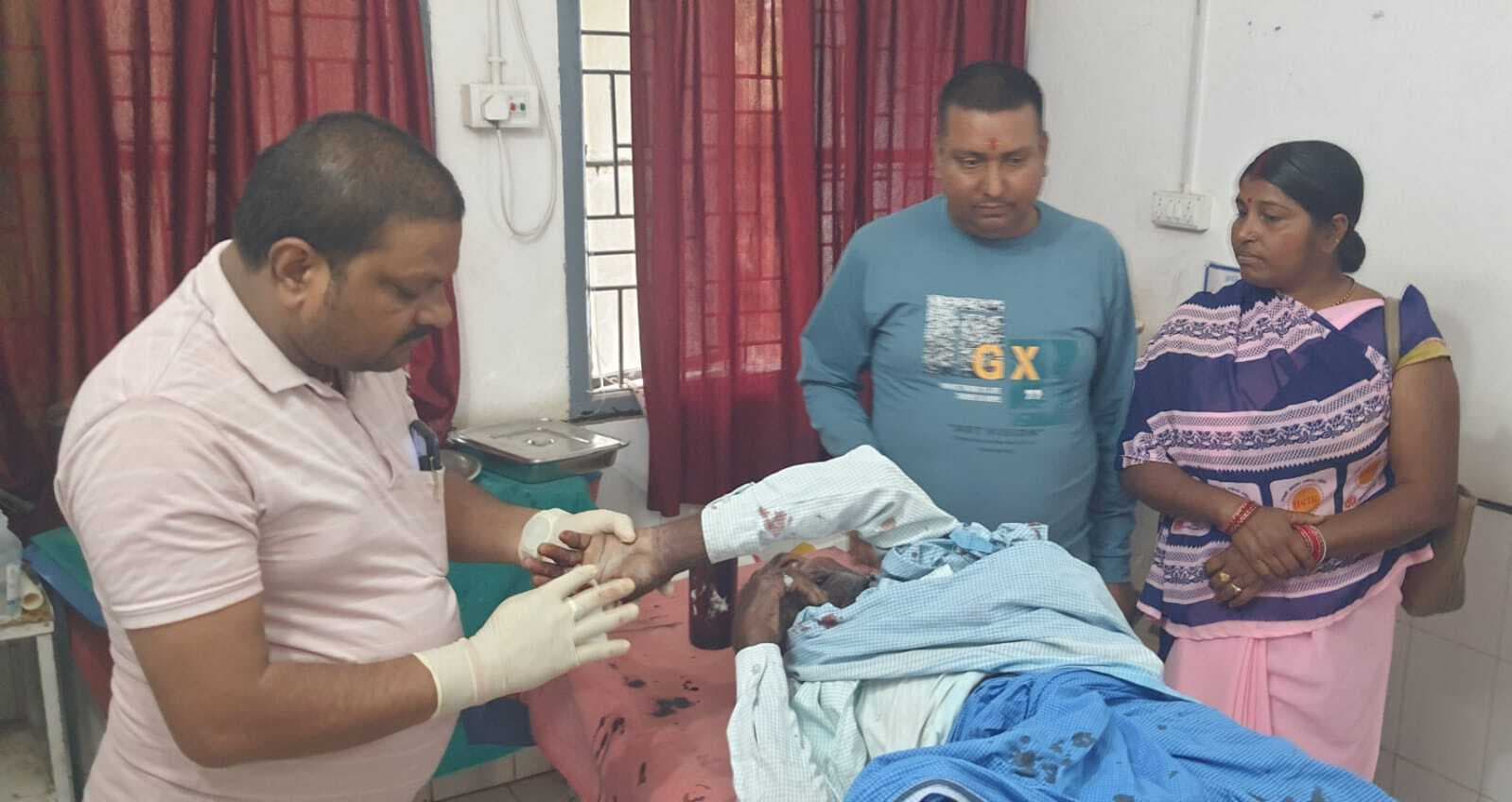 सड़क दुर्घटना में बाइक सवार युवक व वृद्ध राजगीर जख्मी