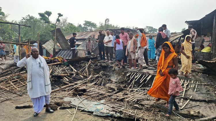 आग से सात घर जले, 10 लाख की क्षति