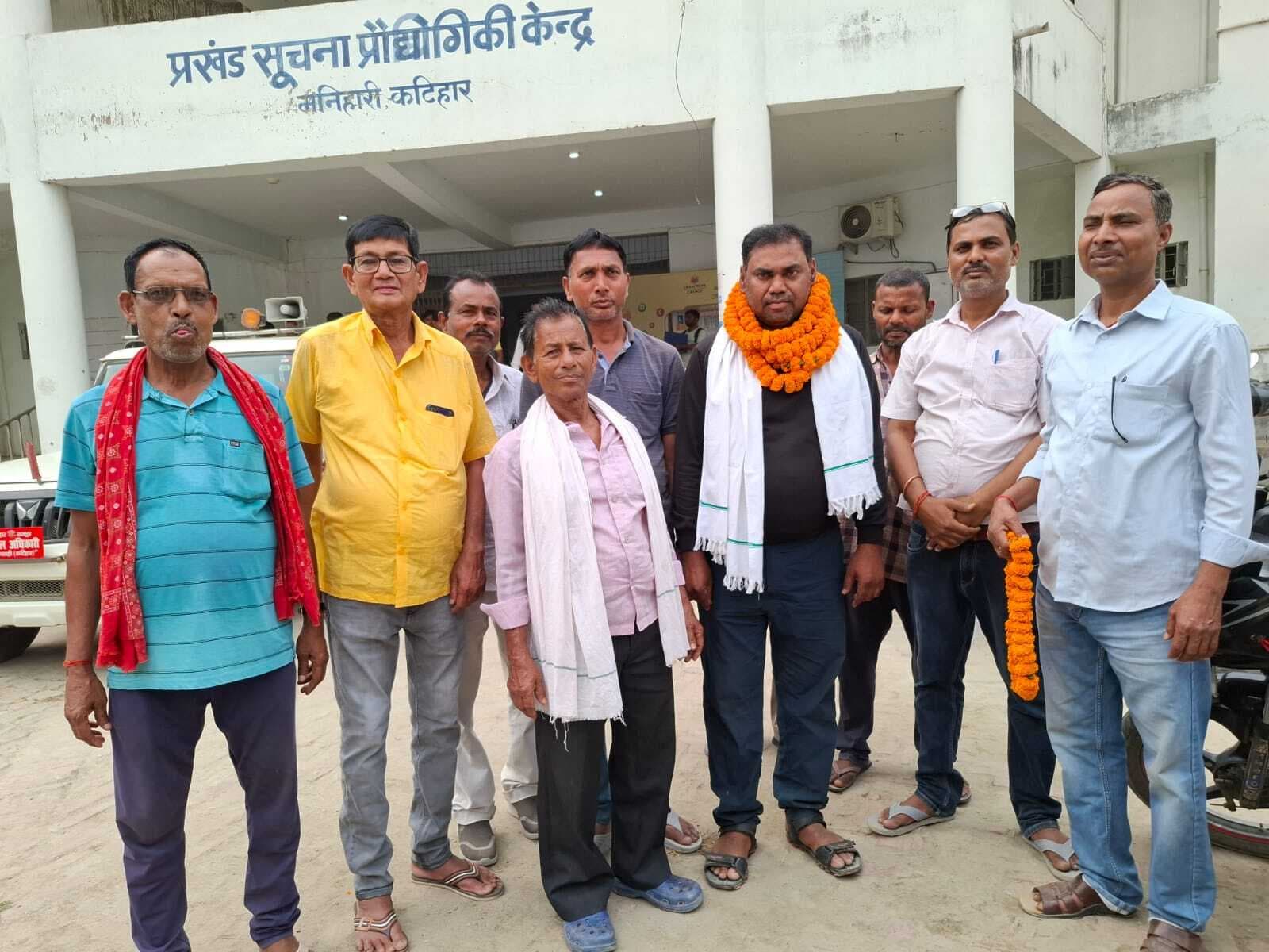 मनिहारी में पैक्स चुनाव नामांकन का हुआ समापन