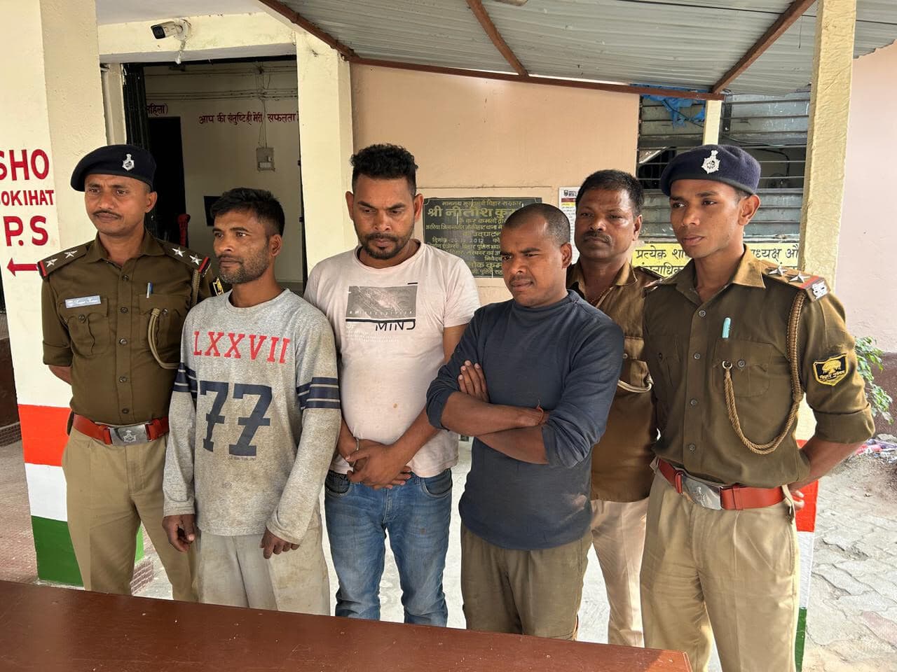 गाय-बछड़ा लदा ट्रक जब्त, तीन गिरफ्तार