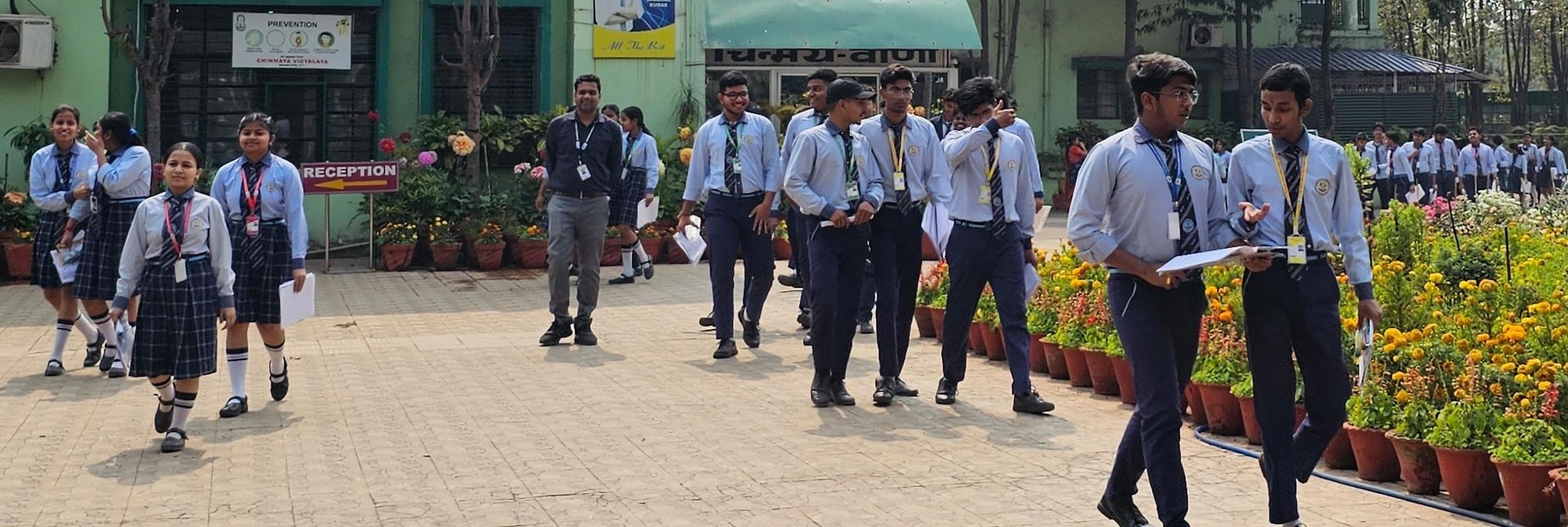 Bokaro News : हिस्ट्री से खुश दिखे विद्यार्थी, पॉलिटिकल साइंस ने उलझाया