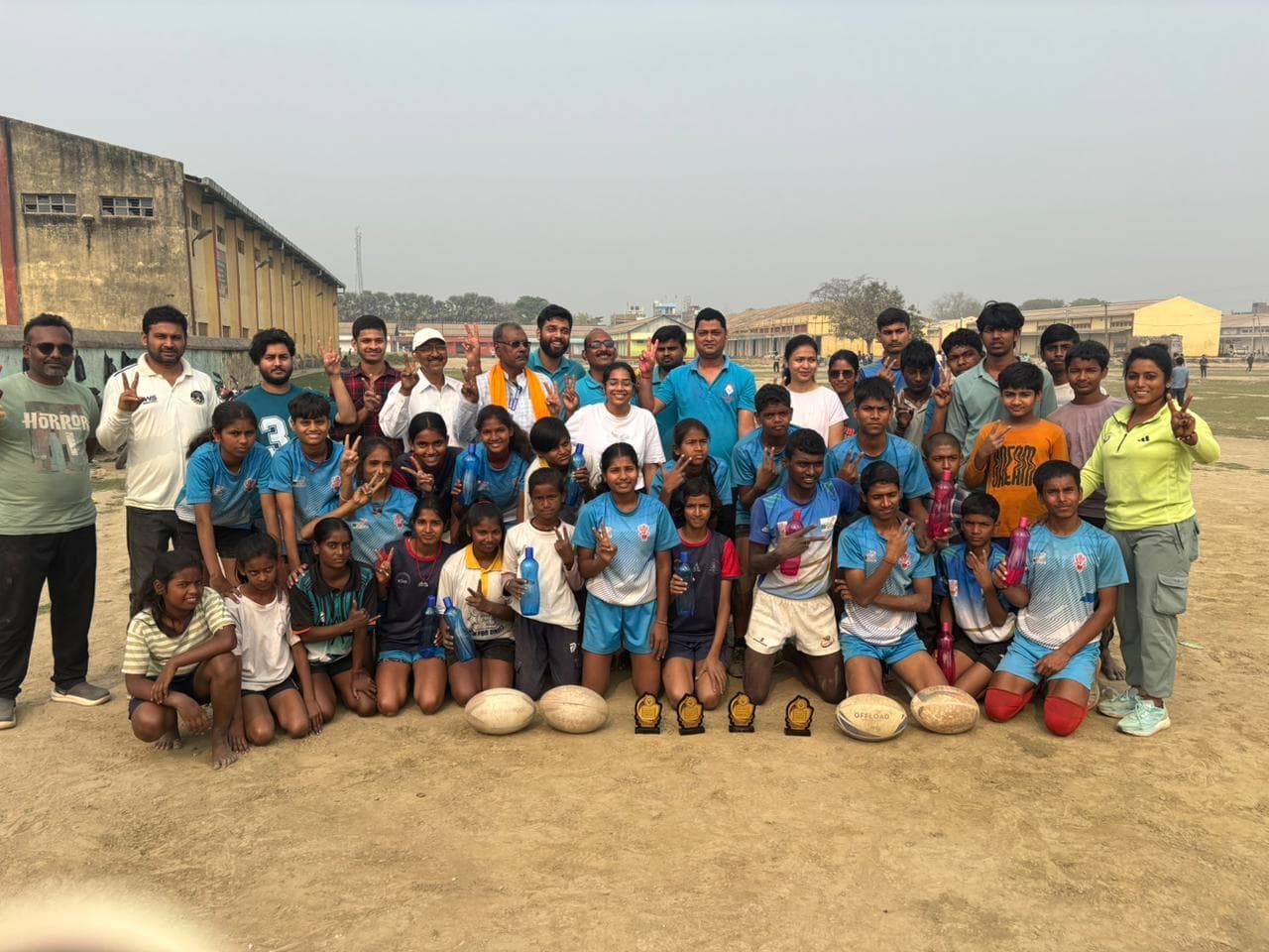 प्रतियोगिता में उत्कृष्ट प्रदर्शन करने वाले महिला खिलाड़ियों को किया गया सम्मानित