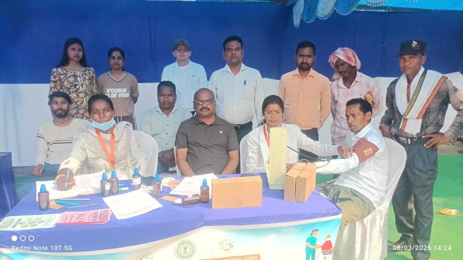 दिऊड़ी मंदिर में लगा वयोवृद्ध आयुष हेल्थ कैंप