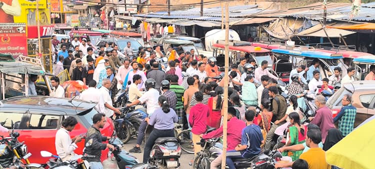 Giridih News :सजने लगा ईद का बाजार, उमड़ने लगी भीड़