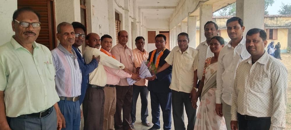 सेवानिवृत्त् प्राचार्य की विदाई व नये प्राचार्य का स्वागत