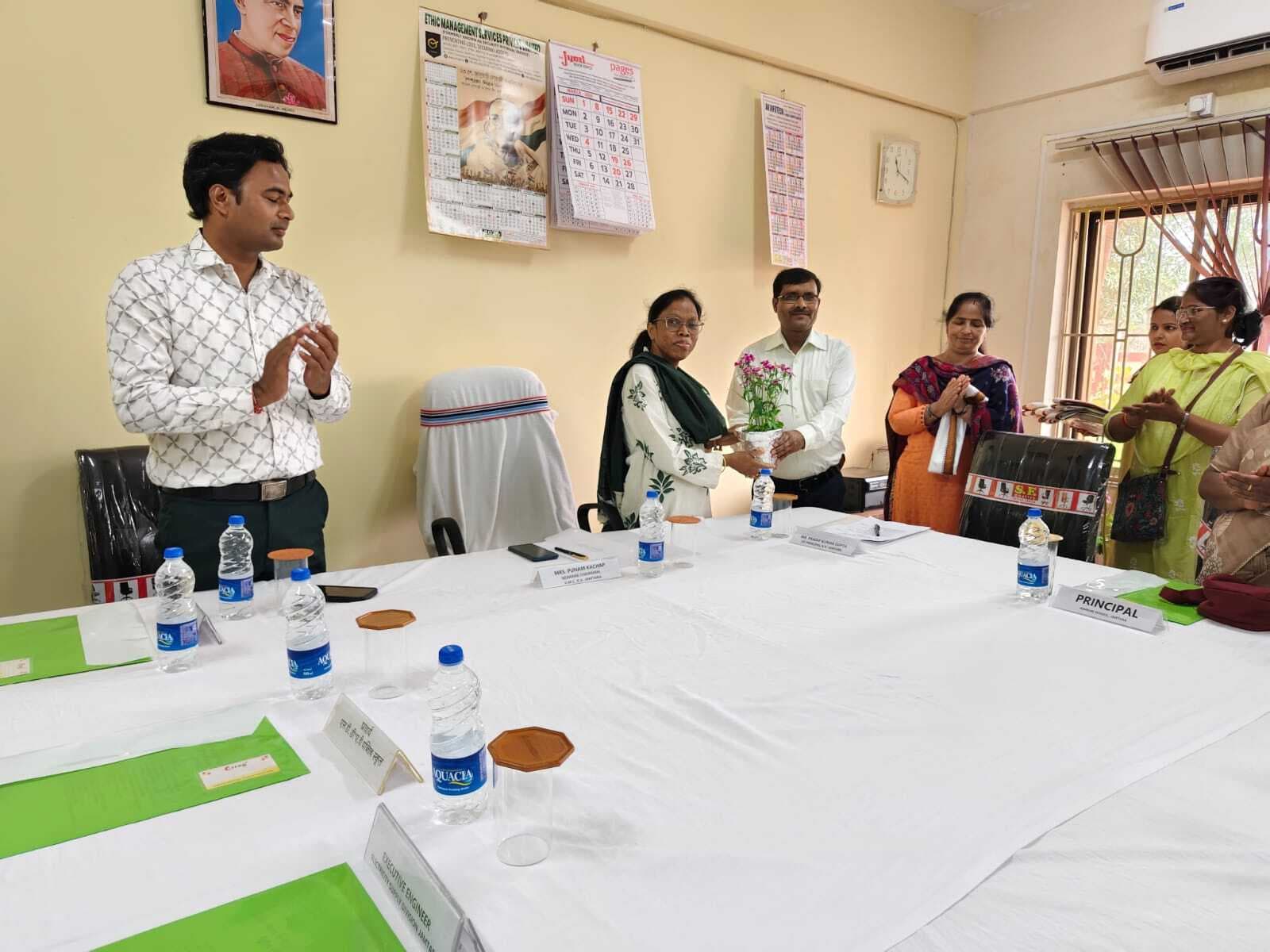 पीएम श्री केंद्रीय विद्यालय में शैक्षणिक विकास पर हुई चर्चा