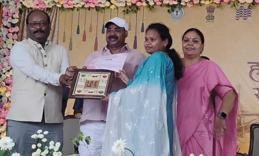 टॉप बॉक्स...दीदी की दुकान पहल से मिला प्रतिभा अवार्ड में प्रथम स्थान