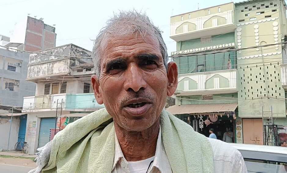 रसोई गैस की कमी से बढ़ी परेशानी, गोदाम पर सुबह से उपभोक्ताओं की लग जा रही लंबी लाइन