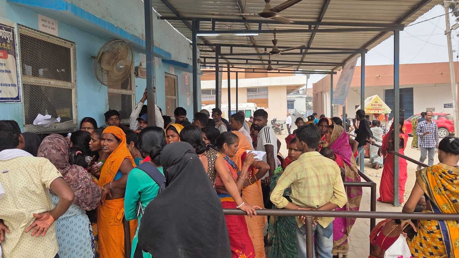 बदलते मौसम को लेकर सदर अस्पताल में बढ़ी मरीजों की संख्या