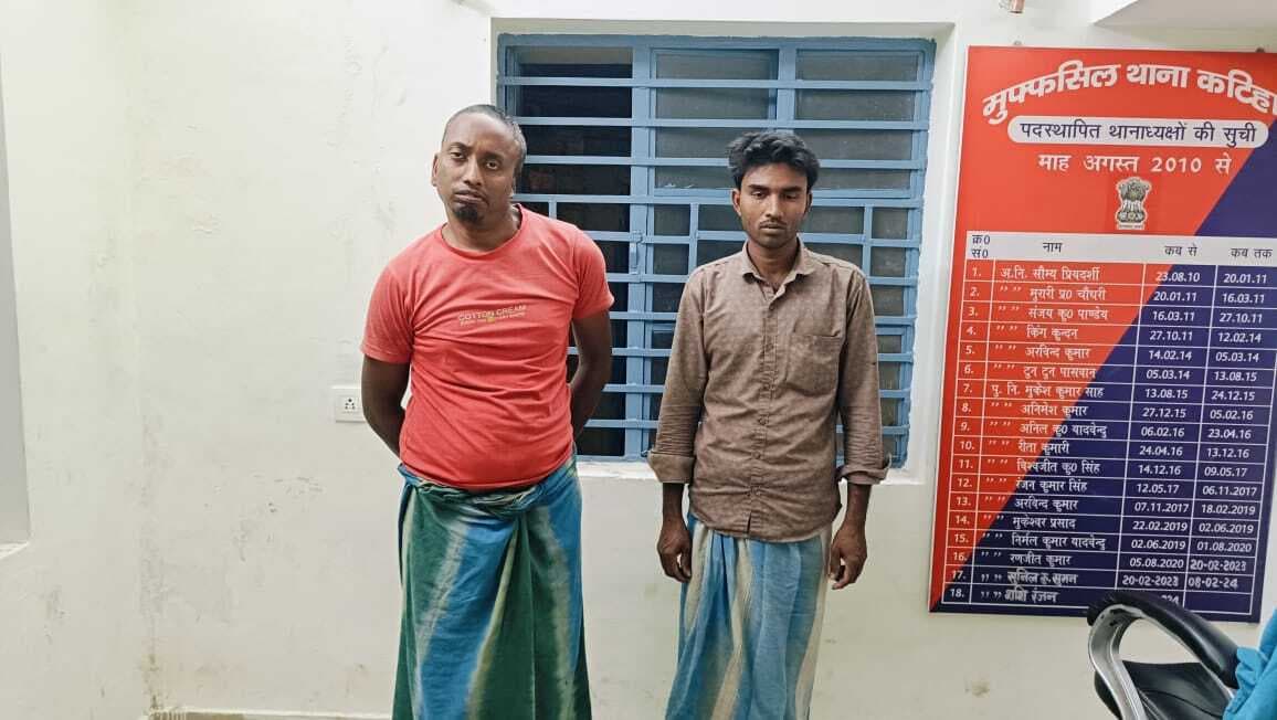 10 पशुओं के साथ दो तस्कर गिरफ्तार, दो ऑटो जब्त