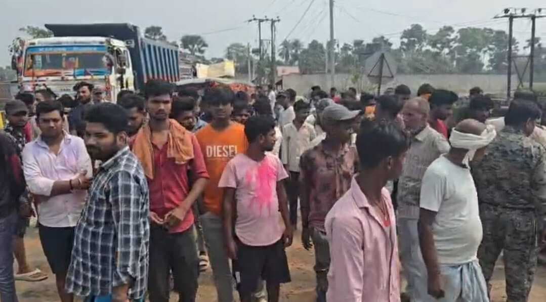 तेज रफ्तार पिकअप ने टोटो में मारी टक्कर, महिला की मौके पर मौत