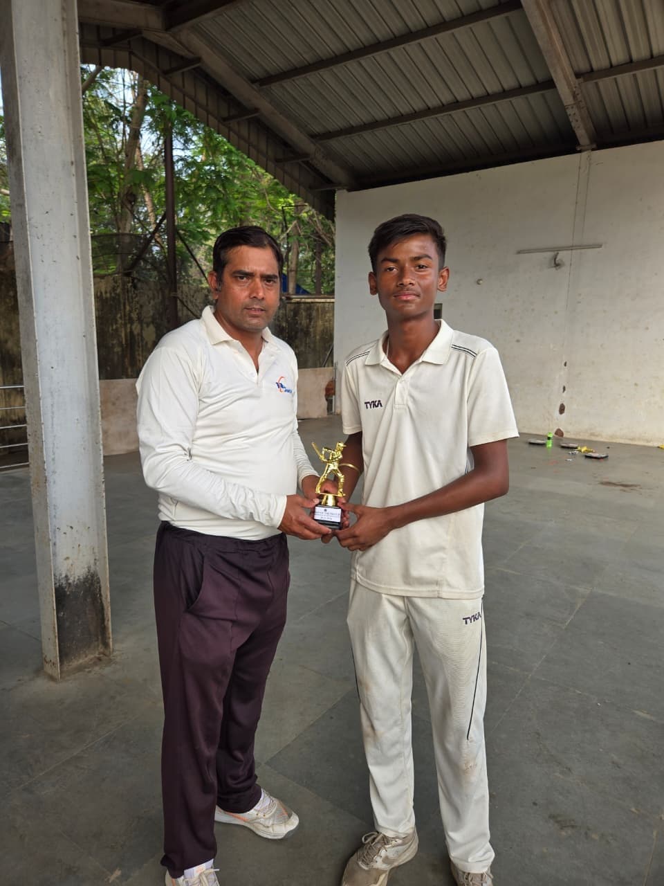 Jsca b division cricket league : जमशेदपुर यंग स्पोर्टिंग की टीम छह विकेट से जीती
