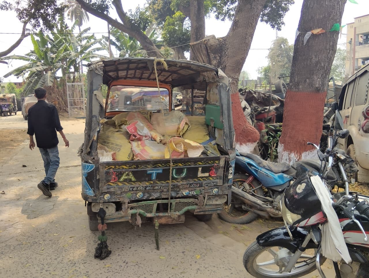 अवैध बालू लोड ऑटो जब्त, चालक फरार