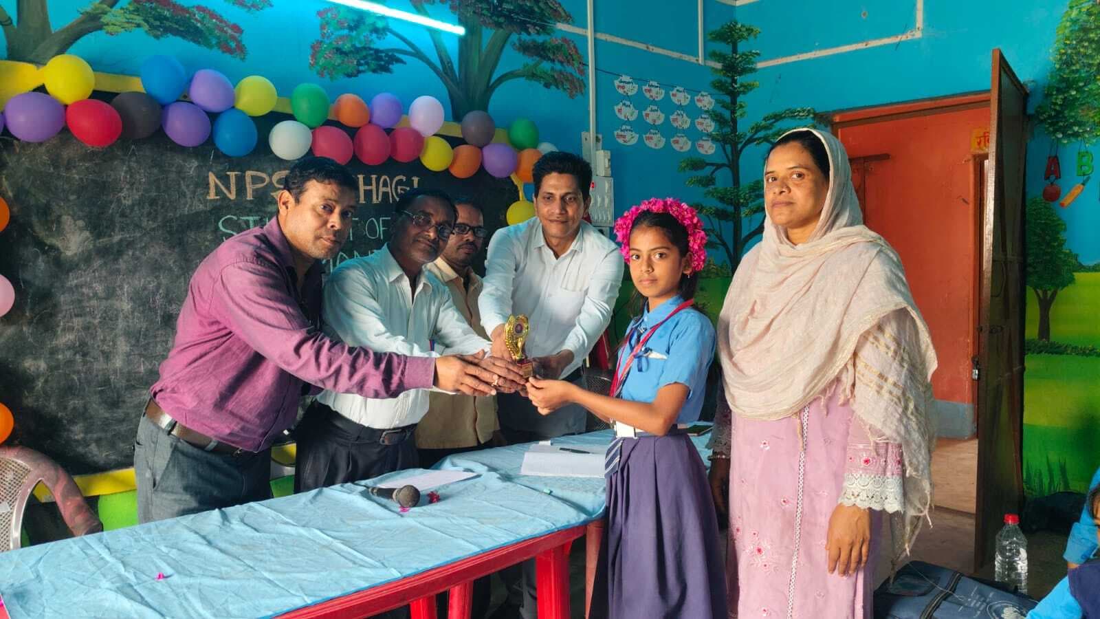 नया प्राथमिक विद्यालय सुहागी में स्टूडेंट ऑफ द मंथ अवॉर्ड की शुरुआत