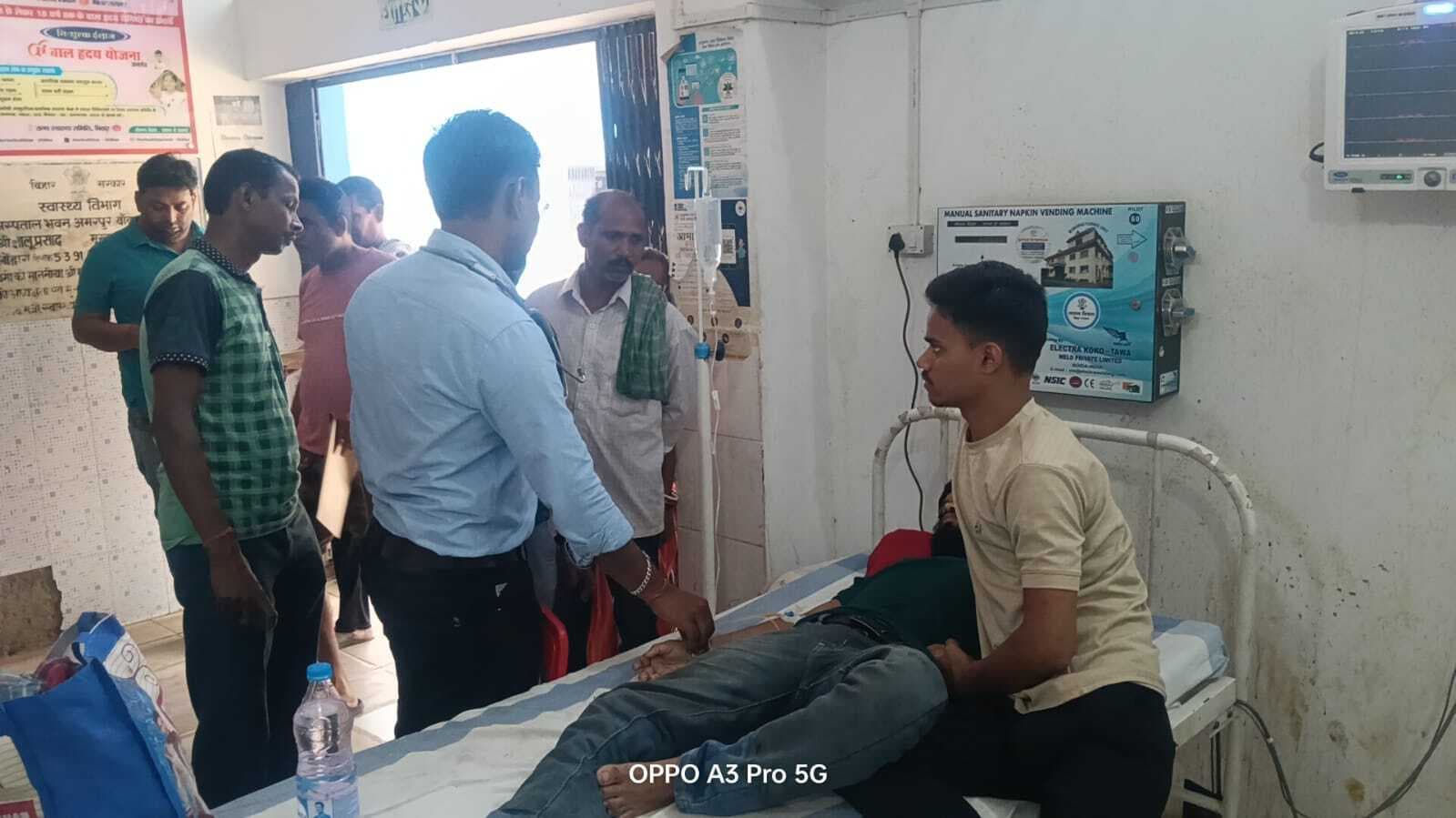 अधिक मात्रा में दवा खाने से युवक की स्थिति गंभीर, रेफर