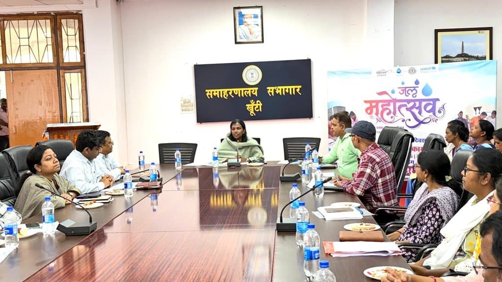 पेयजल आपूर्ति में प्लंबर और जल सहिया की भूमिका अहमः उपायुक्त