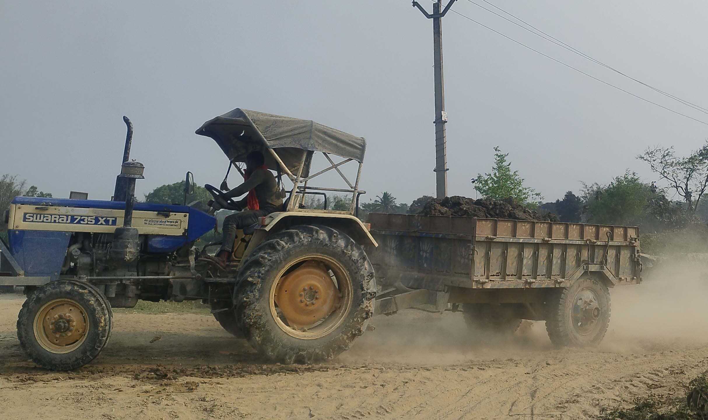 अवैध खनन से सिंचाई विभाग का छहर ध्वस्त