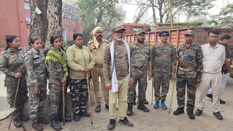 Giridih News :कोयला चोरों ने सीसीएल सुरक्षा व होमगार्ड के जवानों के साथ की मारपीट, सात घायल