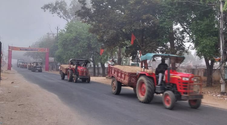 Giridih News :बिरनी प्रखंड में बेरोकटोक हो रही बालू की तस्करी