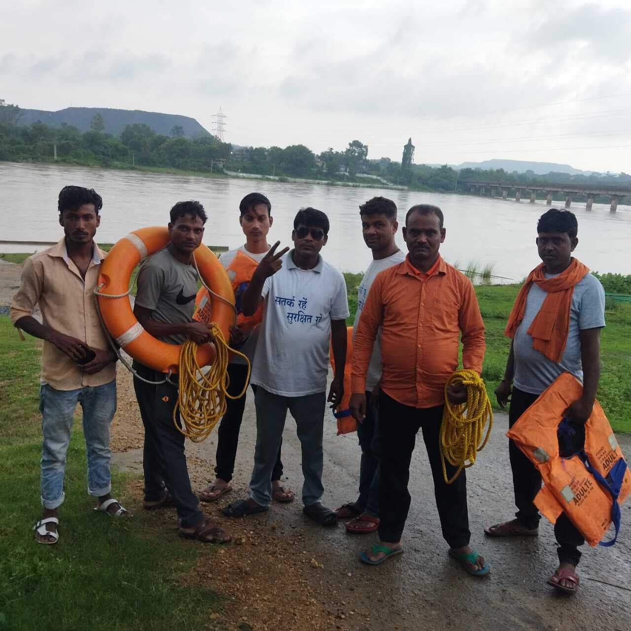 Bokaro News : खेतको के गोताखोरों को प्रशासन ने 10 साल से नहीं दी मजदूरी