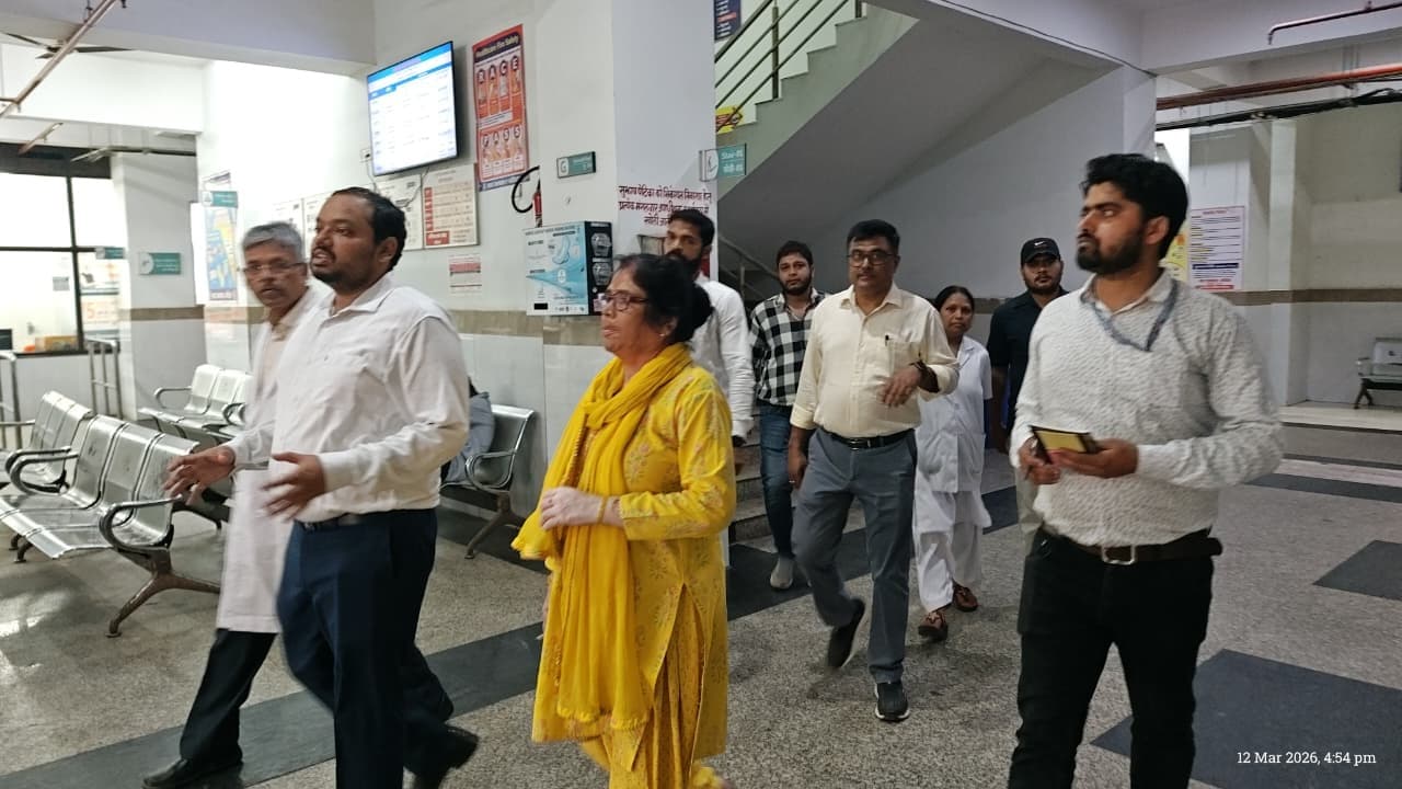 सदर अस्पताल का स्वास्थ्य विभाग के अपर सचिव ने किया औचक निरीक्षण