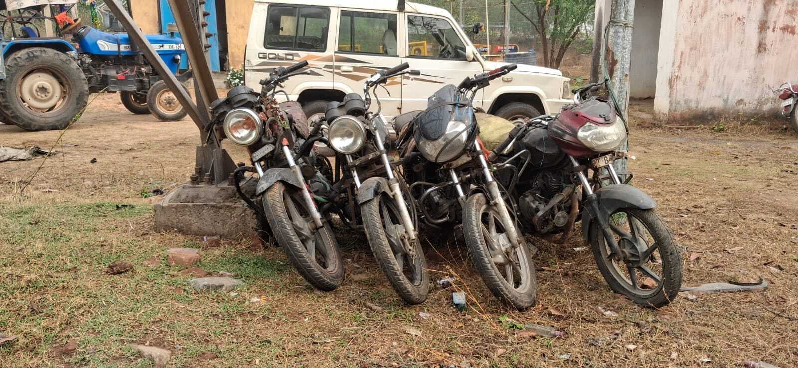 नारायणपुर में चार बाइक सहित 32 क्विंटल अवैध कोयला जब्त