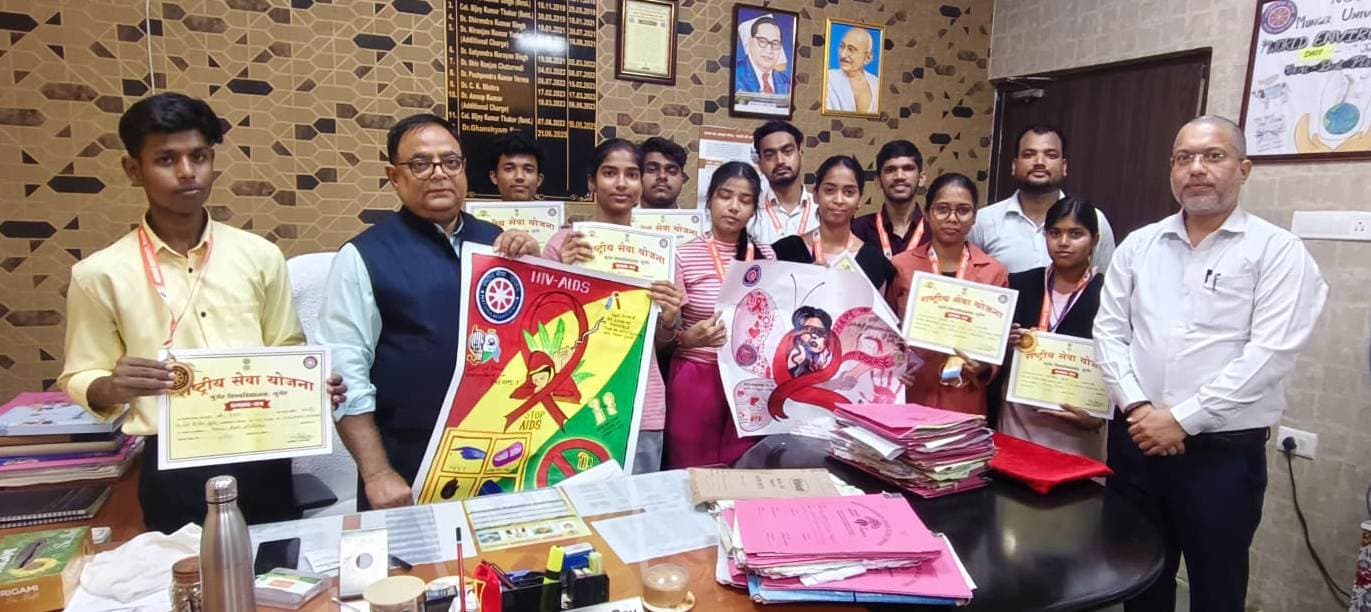 पोस्टर मेकिंग में हर्षिता, भाषण में शांभवी और निबंध प्रतियोगिता में सोनम व ओम प्रथम