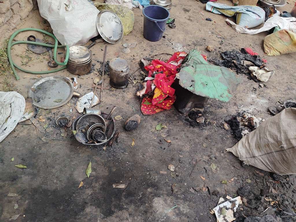 गोयड़ा गांव : घर में लगी आग, लाखों की संपत्ति का नुकसान