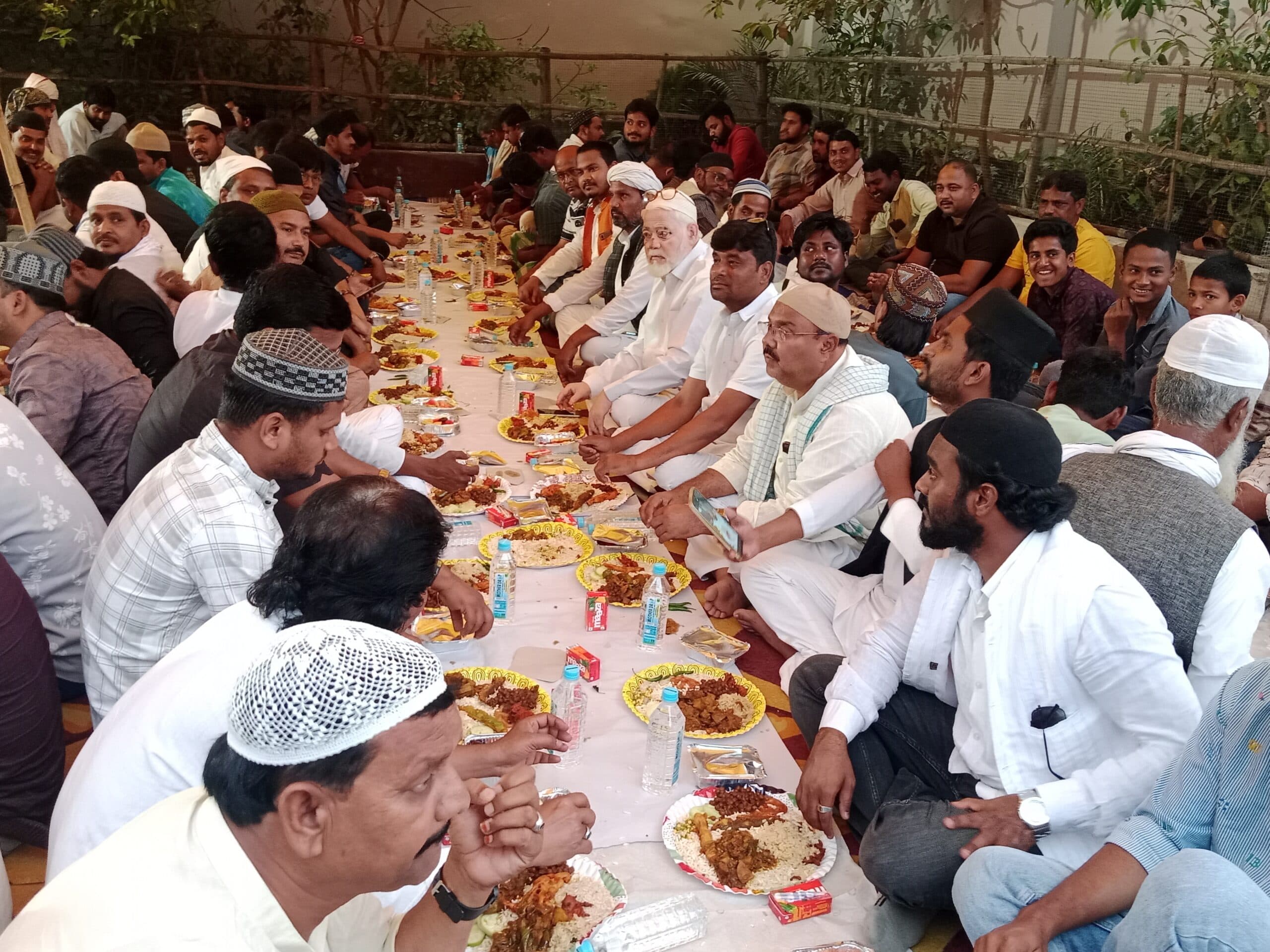 इफ्तार से भाईचारा को मिलता है बढ़ावा