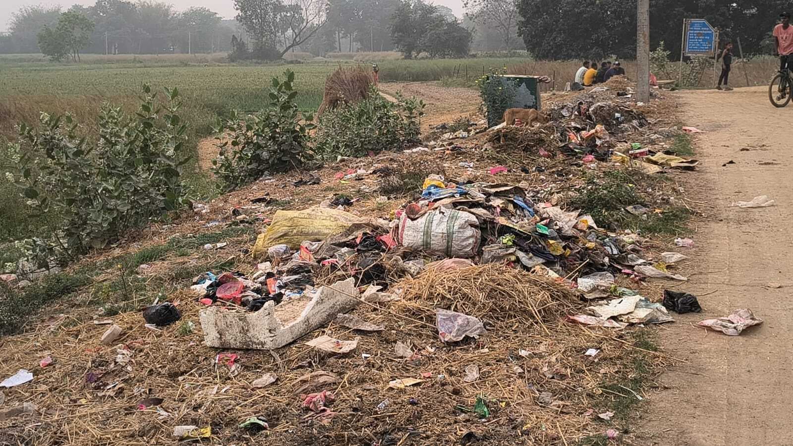 बदहाल सफाई व्यवस्था के बीच होल्डिंग टैक्स जमा करने का दबाव