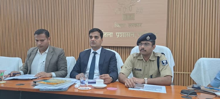 क्रियान्वित की जा रही है प्रगति यात्रा के दौरान घोषित योजनाएं: डीएम