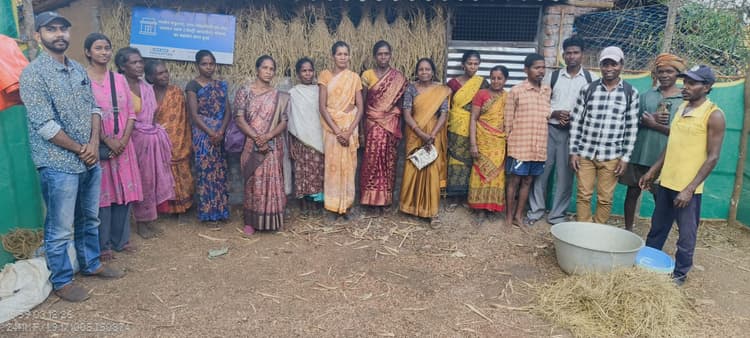 तोरपा में उद्यमिनी परियोजना के तहत खुली अंडा उत्पादन इकाई