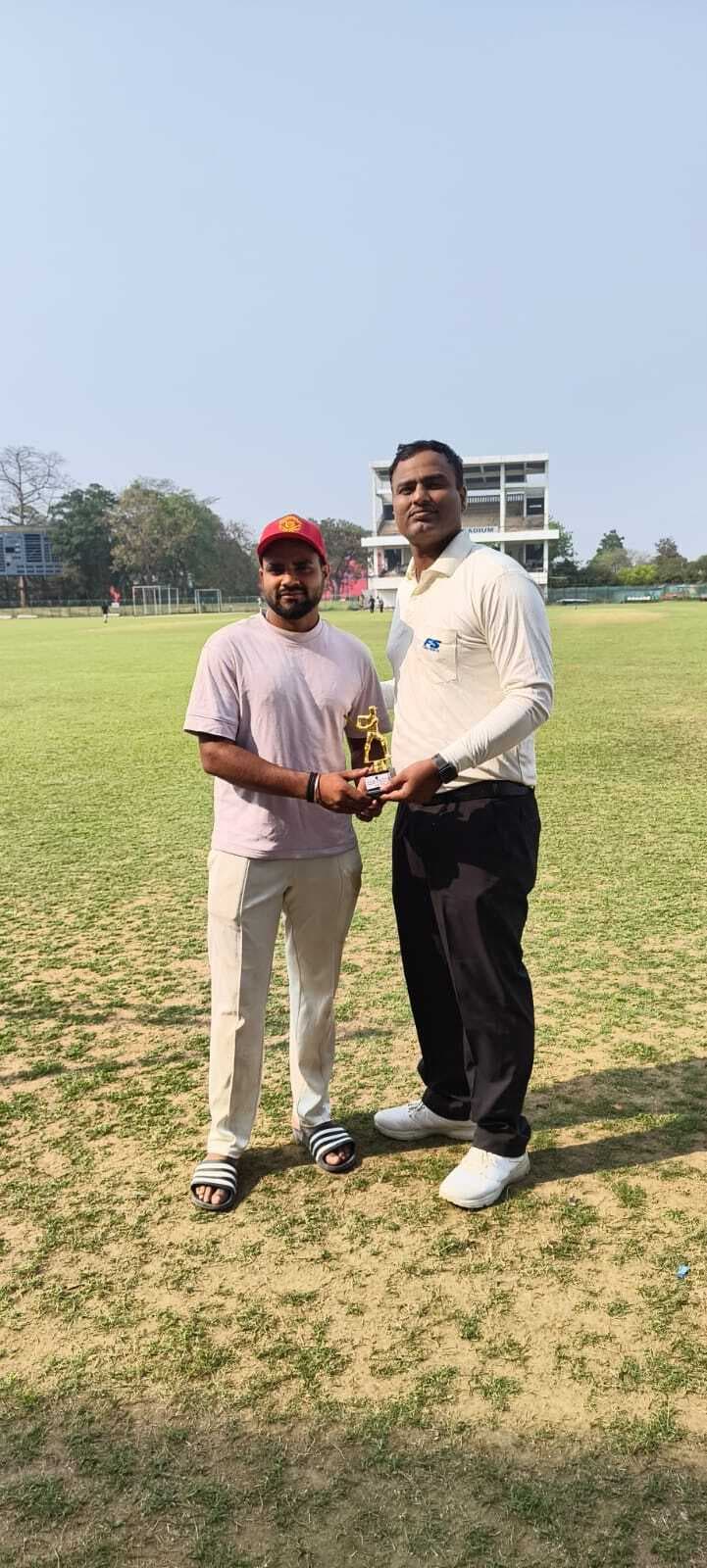 Jsca a division league match : एल टाउन की टीम 143 रनों सी जीती, हिमांशु प्लेयर ऑफ द मैच
