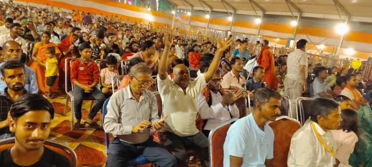 लोक कल्याण के लिए भगवान शिव ने किया विषपान, कहलाये नीलकंठ : स्वामी कैलाशानंद गिरि