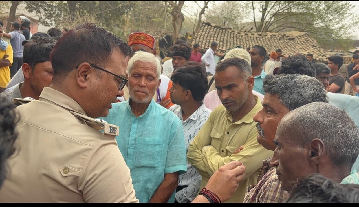 हाइवा की ठोकर से ऑटो दुर्घटनाग्रस्त, शिक्षिका की मौत, दो घायल