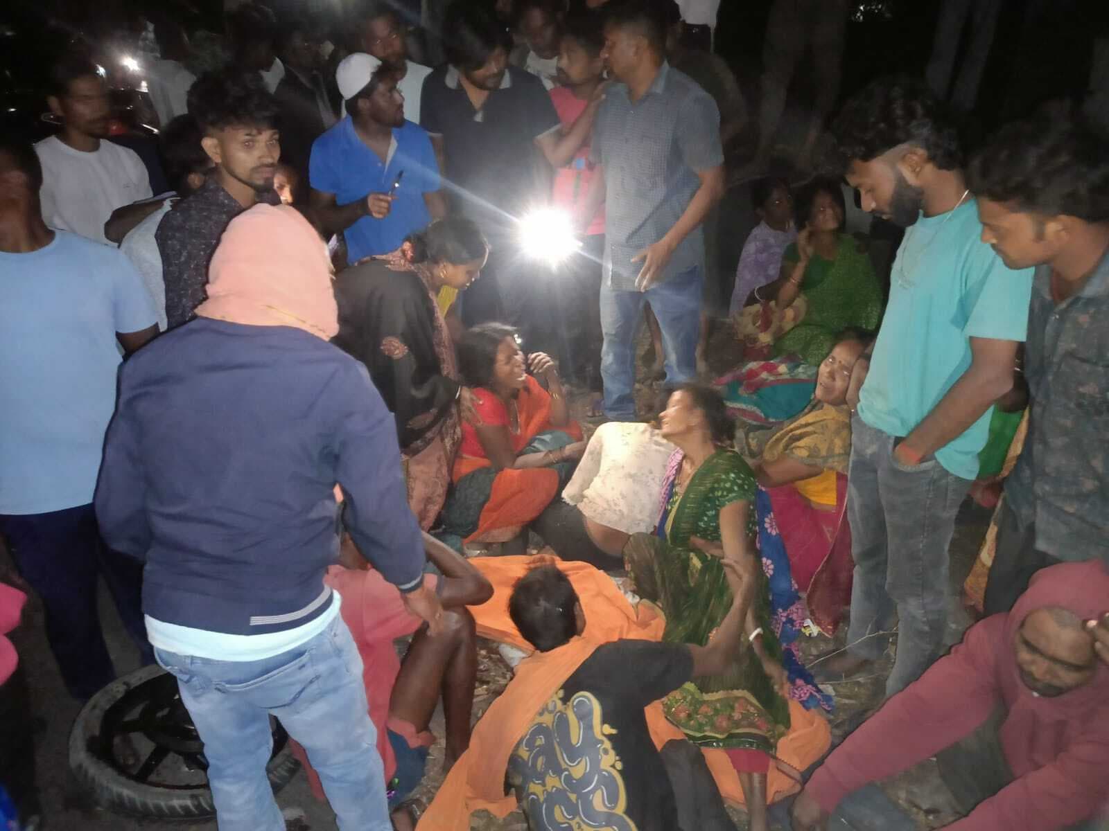 स्कॉर्पियो से टक्कर में बाइक सवार चार किशोरों की मौत, लोगों ने की सड़क जाम