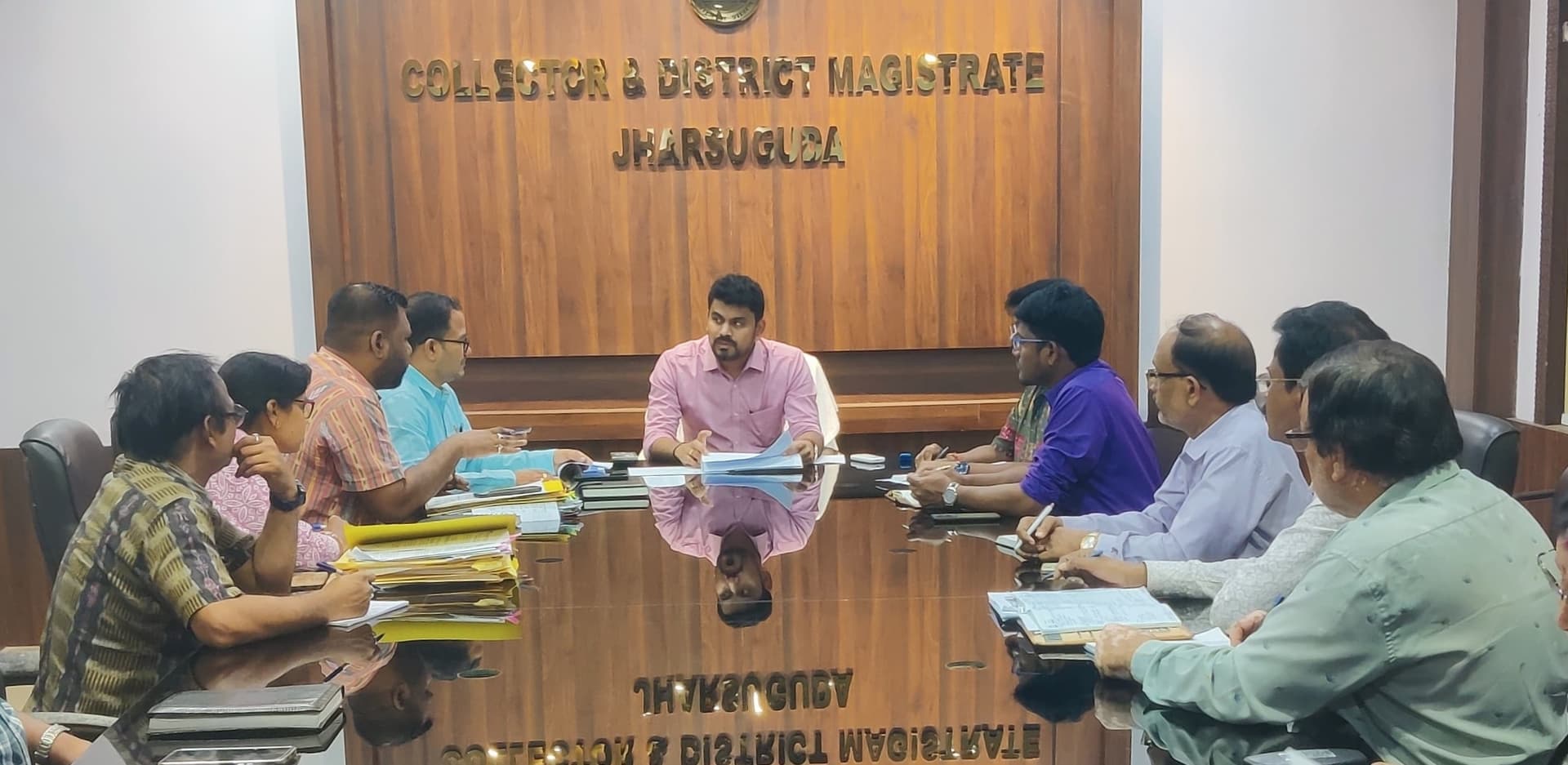 Jharsuguda News: असुरक्षित स्कूल बिल्डिंग की पहचान कर तुरंत गिरायी जाये : जिलापाल