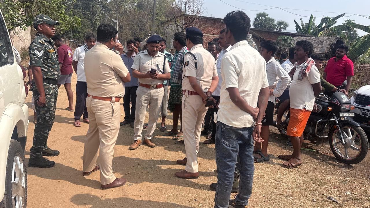 Sambalpur News: पत्नी, बहू और चार साल की मासूम पोती की हथौड़े से पीट-पीटकर हत्या, दादा फरार