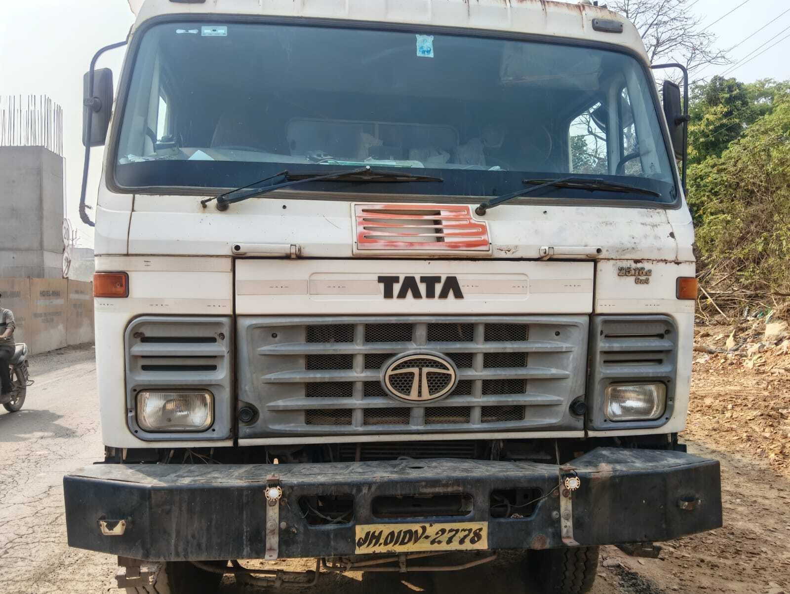 Jamshedpur News : एनएच-33 पर बालू लदे चार हाइवा जब्त