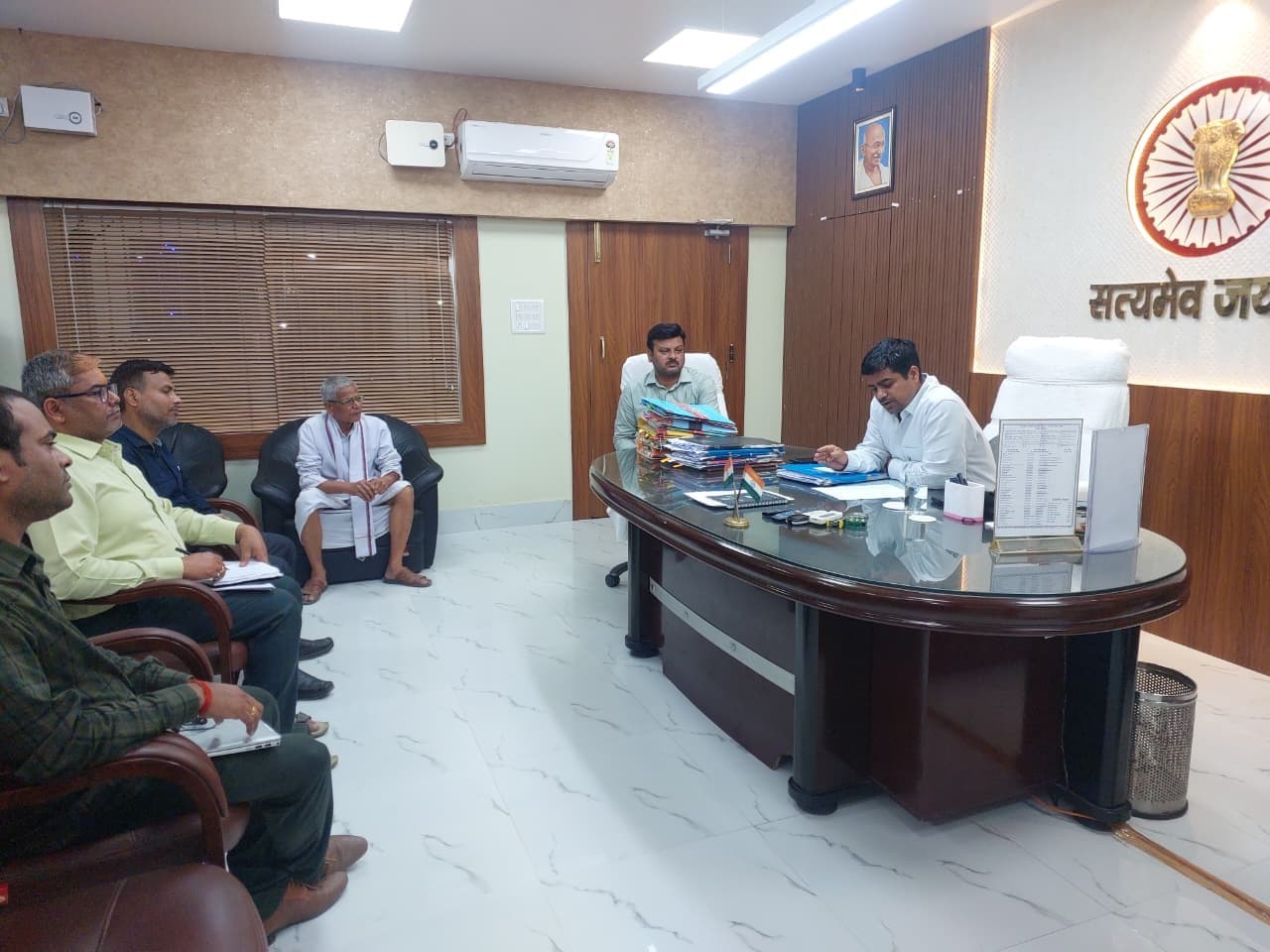 एलपीजी गैस की आपूर्ति सामान्य, अफवाहों से न घबराएं : डीएम