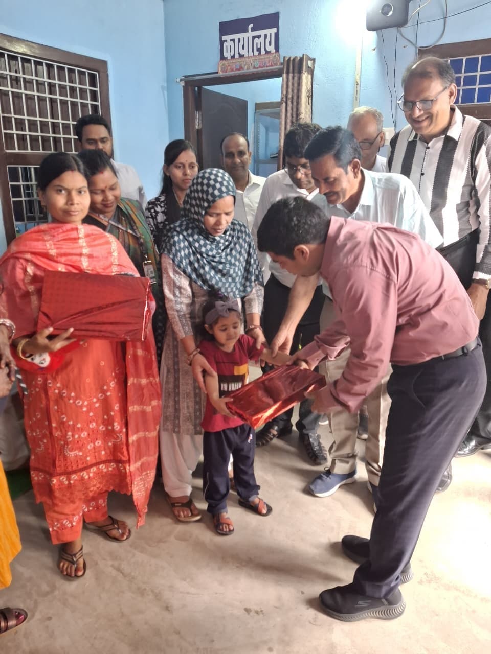 बाल देखरेख संस्थानों का डीएम ने किया निरीक्षण, दिए आवश्यक निर्देश