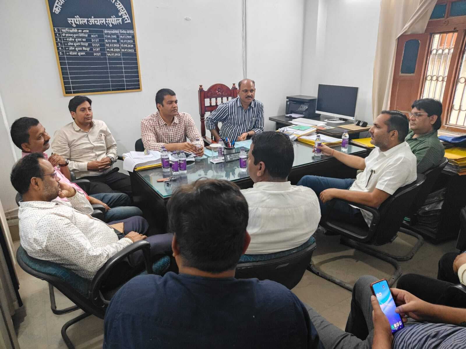 राज्य कर विभाग की बैठक में इसी माह राजस्व लक्ष्य को पूरा करने पर दिया गया बल