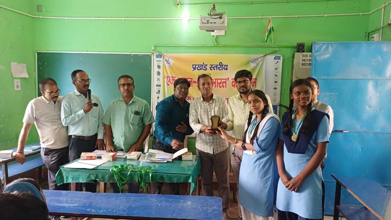 प्रतियोगिताओं में प्रतिभागियों ने प्रतिभा का किया प्रदर्शन