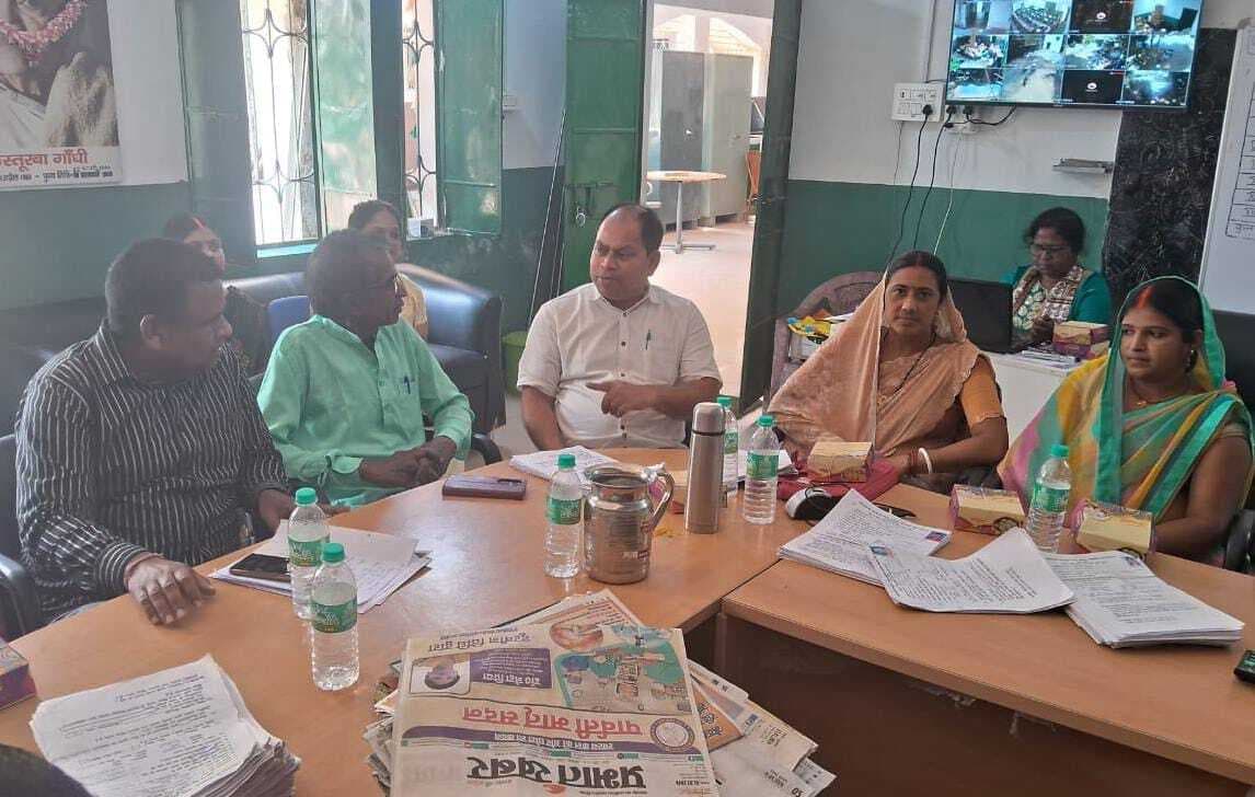 कस्तूरबा गांधी आवास विद्यालय में पारदर्शी नामांकन पर जोर