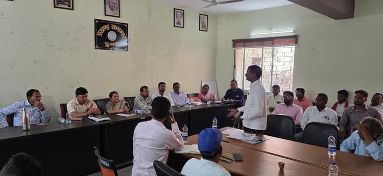 Giridih News : पंस की बैठक के निर्णयों की अनदेखी से सदस्य नाराज